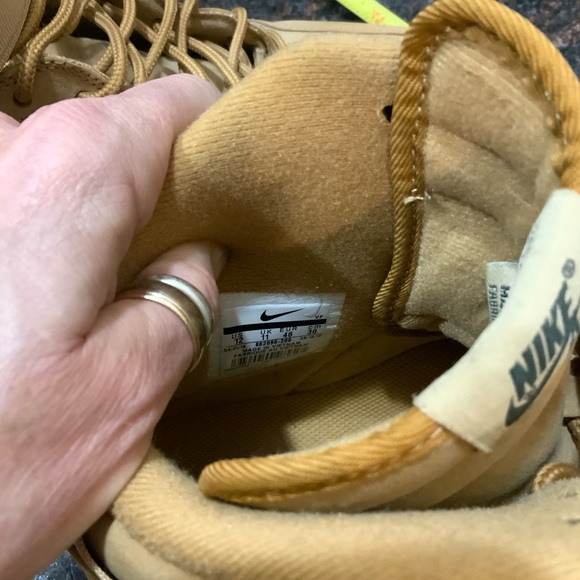 Nike Air Force 1 camel colored high tops. Size 12. - Picture 8 of 8